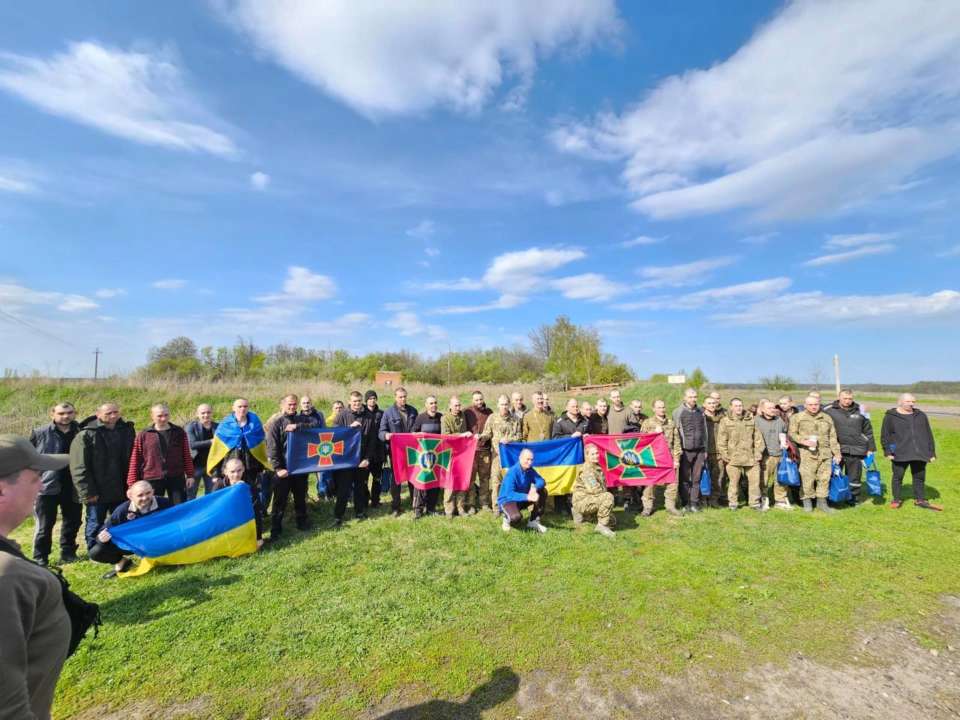 Також звільнено двох цивільних Також звільнено двох цивільних