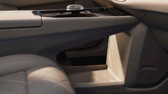 Фото: Volvo Комфортно, как в гостиной: Volvo представила свой первый электрический минивэн EM90. Фото