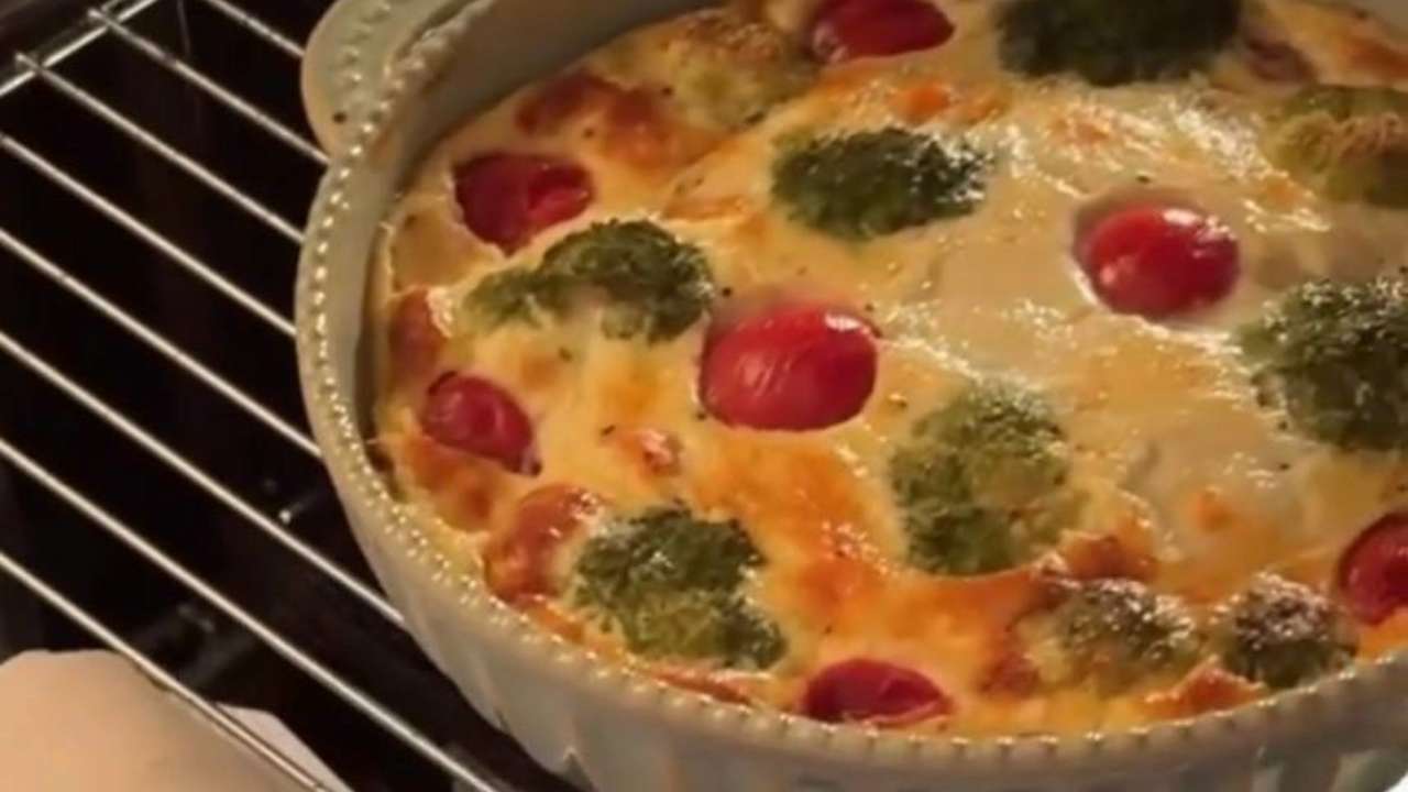 Форель, запечена з овочами