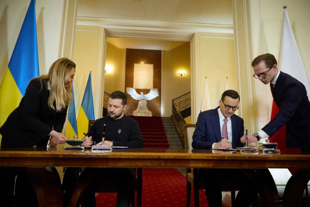 Президент України та Прем’єр-міністр Польщі у Варшаві підписали Лист про наміри співпраці з питань постачання оборонної техніки/Офіс Президента У Варшаві підписали меморандуми щодо відбудови України та спільного виробництва боєприпасів