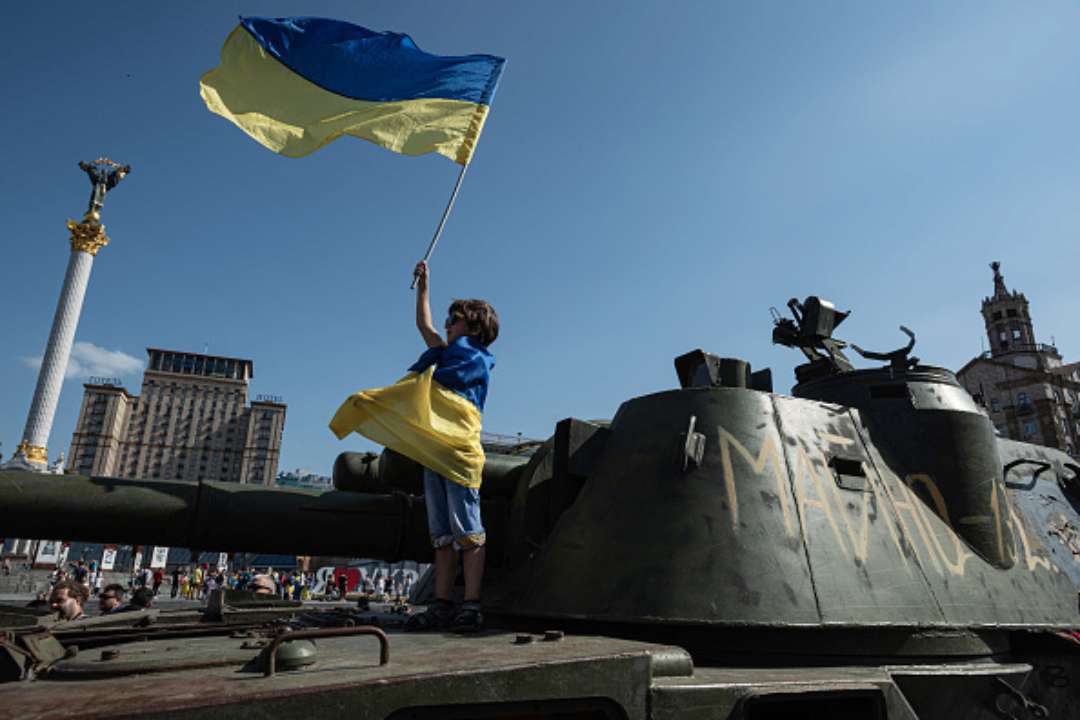 Зеленський підписав закони про продовження воєнного стану та мобілізації/Фото: Getty Images Зеленський підписав закони про продовження воєнного стану та мобілізації