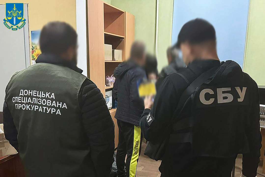 СБУ и Нацполиция разоблачили еще 6 "схем для уклонистов", среди задержанных: депутат горсовета и чиновники ТЦК / Фото: t.me/SBUkr СБУ и Нацполиция разоблачили еще 6 "схем для уклонистов", среди задержанных: депутат горсовета и чиновники ТЦК / Фото: t.me/SBUkr