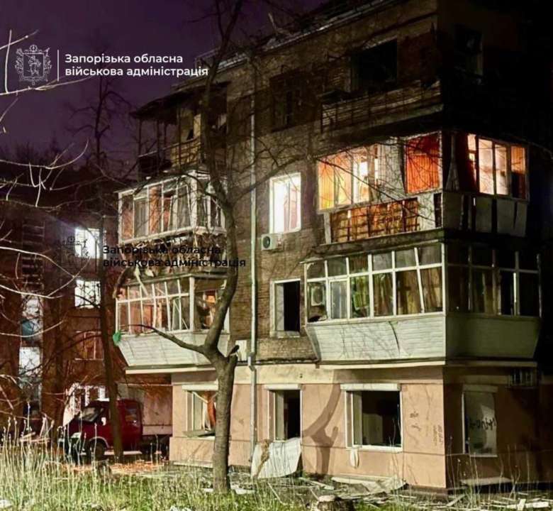 Зруйнована адмінбудівля промислового об'єкту: наслідки атаки рф на Запоріжжя