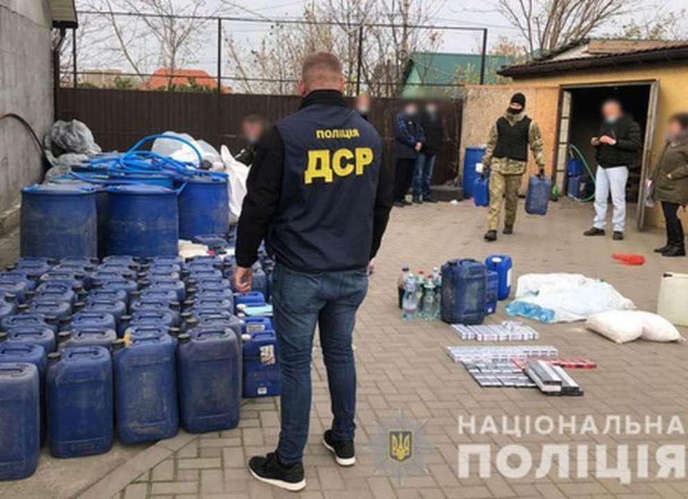 Більше ста літрів підробленого спиртного. Поліція Ізмаїла виявила незаконний бізнес