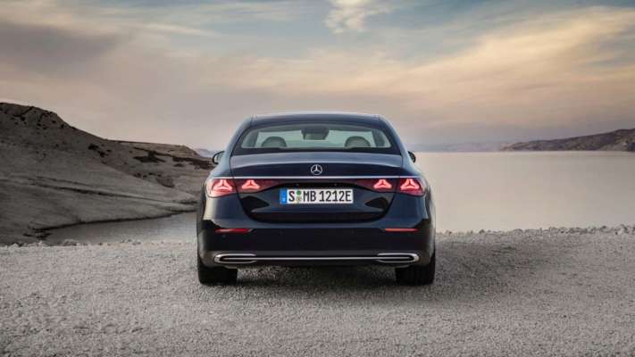 Фото: Mercedes Mercedes нарешті представила новий розкішний E-Class. Фото