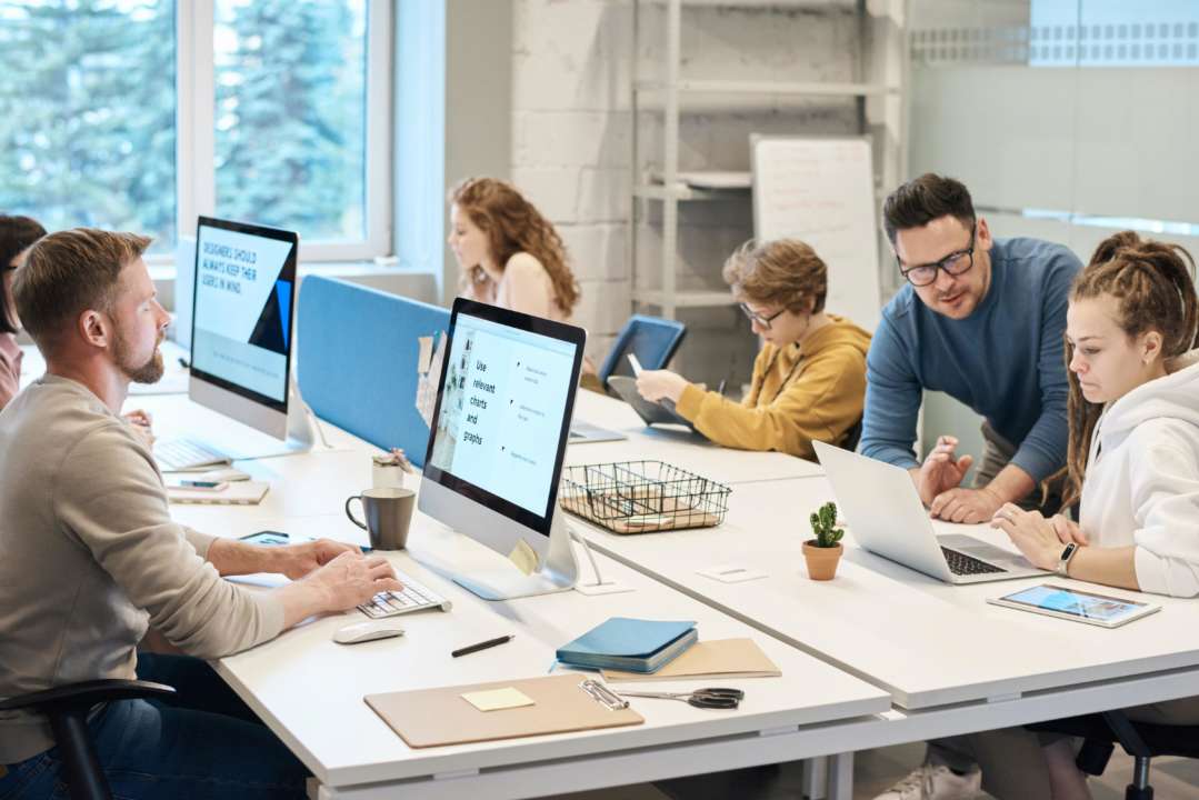 Люди з яким типом особистості заробляють найбільше/Фото: Pexels Робітники