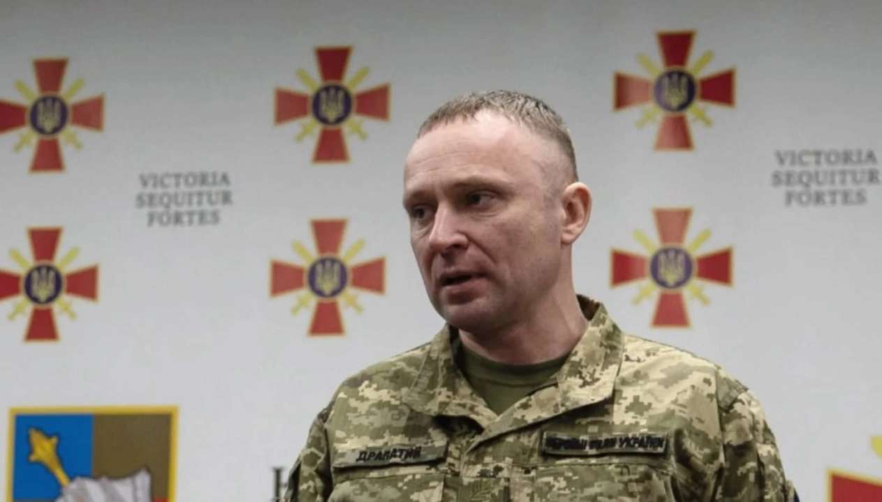 Сирський представив особовому складу нового командувача ОСУВ "Хортиця" Драпатого