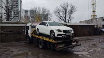 В Украине впервые у водителя-должника изъяли автомобиль/Фото: Facebook В Украине впервые у водителя-должника изъяли автомобиль