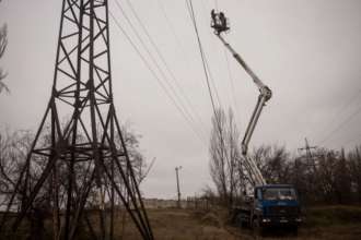Через наслідки масованої ракетної атаки є пошкодження в мережах "Укренерго" та обленерго в Києві та області/Фото: Getty Images Через наслідки масованої ракетної атаки є пошкодження в мережах "Укренерго" та обленерго в Києві та області/Фото: Getty Images