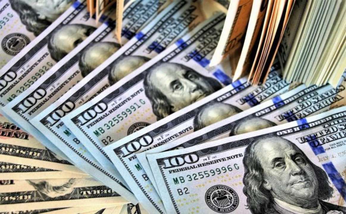 Долар подешевшав: курс валют 10 грудня