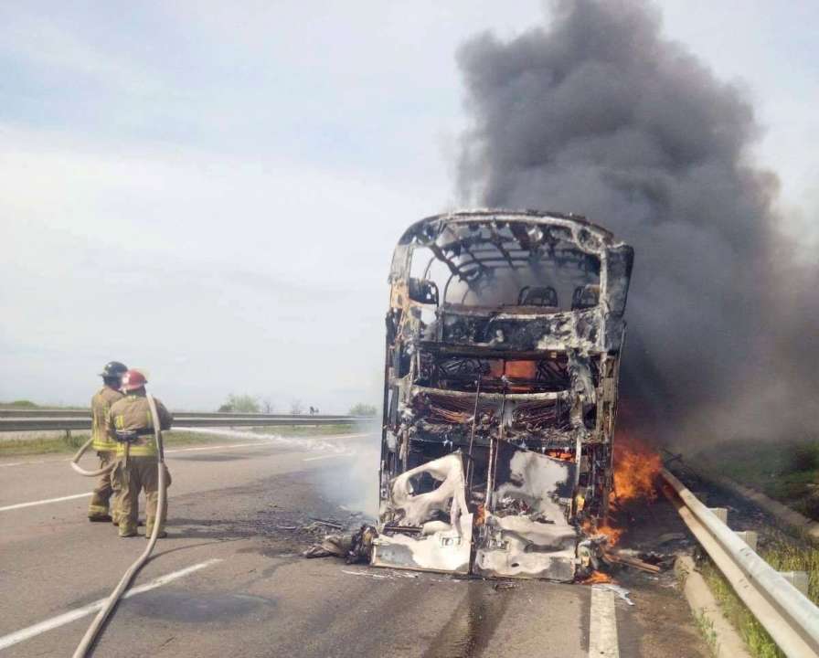 В Одесской области полностью сгорел пассажирский автобус: в нем были люди