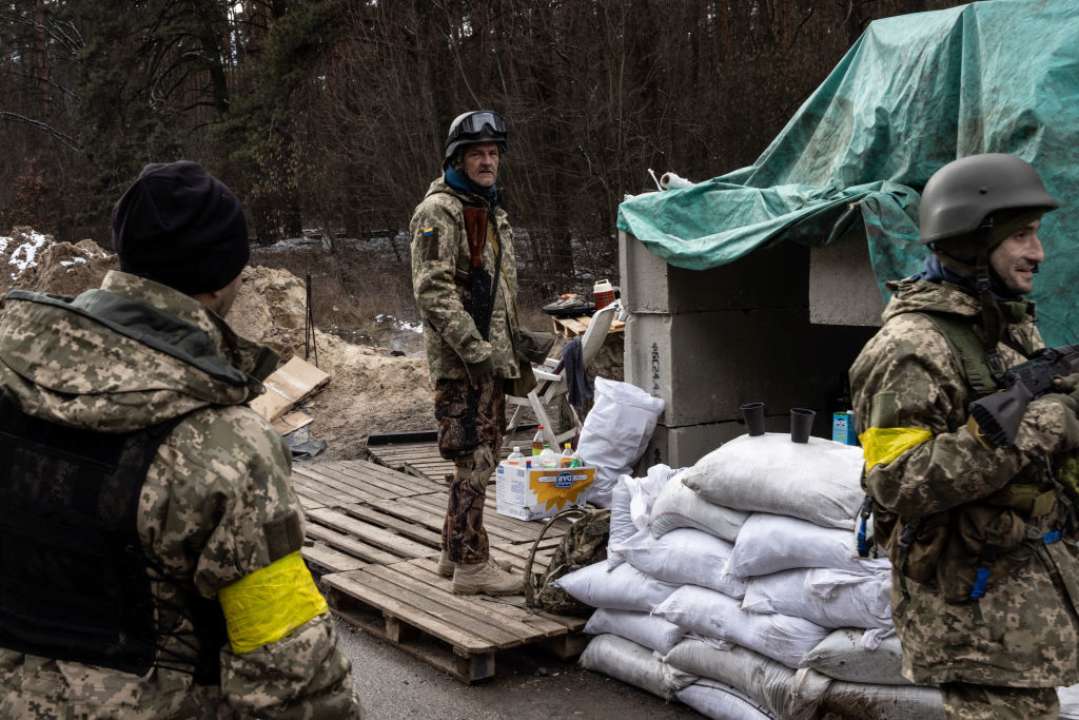 Как распознать российского оккупанта с желтой лентой/Фото: Getty Images Как распознать российского оккупанта с желтой лентой