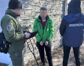 Вони "боролись" з крадіжками у селі та проводили з односельчанами "роз’яснювальну роботу" Вони "боролись" з крадіжками у селі та проводили з односельчанами "роз’яснювальну роботу"
