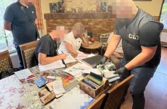 Чиновники больниц организовали масштабную схему нелегального выезда за границу/Фото: СБУ Чиновники больниц организовали масштабную схему нелегального выезда за границу/Фото: СБУ