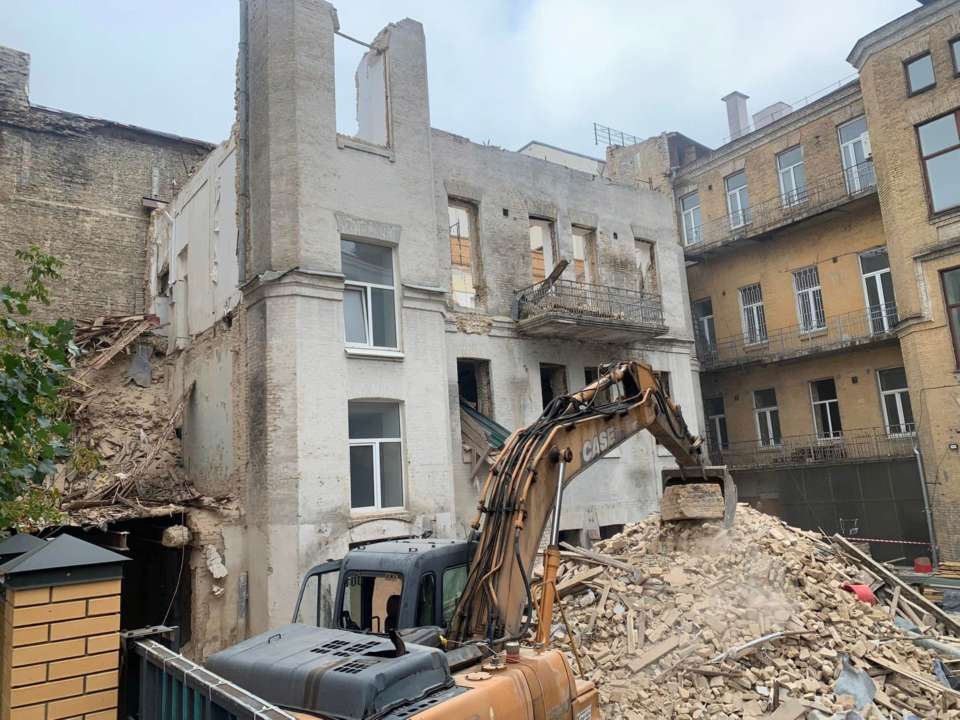 Дом в Киеве на Рейтарской является памятником архитектуры и истории местного значения  — Минкульт