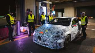 Фото: Mercedes Прототип нового Mercedes-Benz CLA установил рекорд, преодолев безумное расстояние за сутки