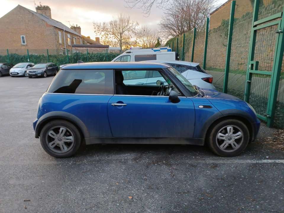 Британець більше 70 років водив авто без прав/Фото: Facebook/Автор: Bulwell, Rise Park and Highbury Vale Police Bulwell, Rise Park and Highbury Vale Police
