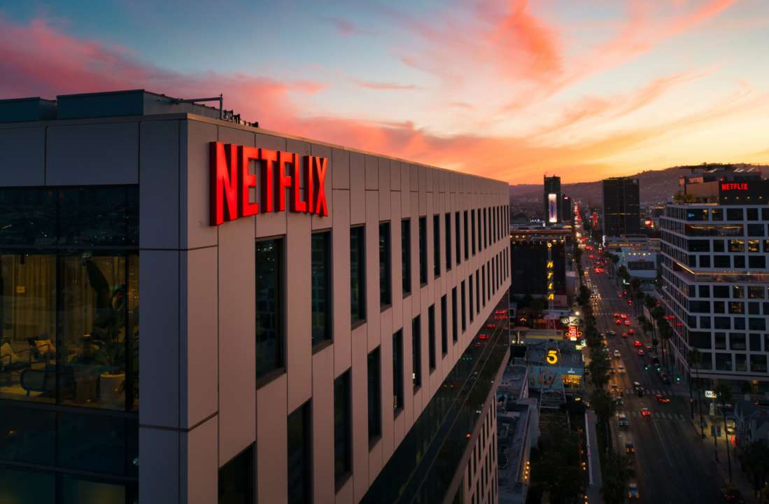 Netflix финансирует украинский контент / Фото: Unsplash/Venti Views Netflix финансирует украинский контент: сколько денег получит киноиндустрия в Украине