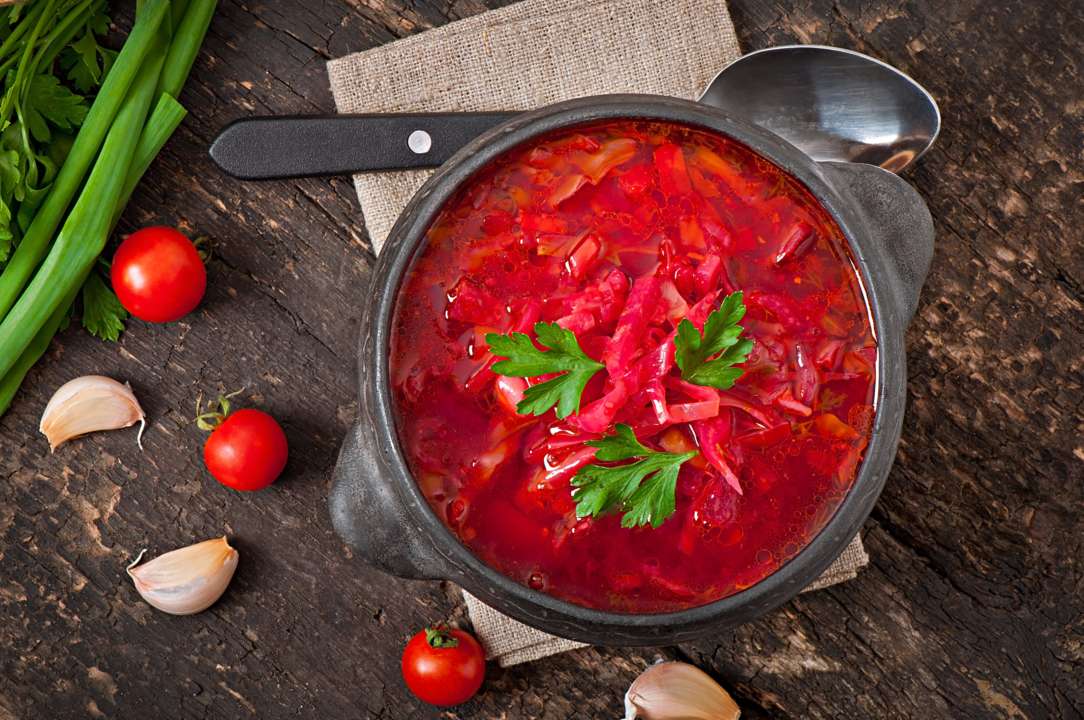 Рецепт борща на свекольном квасе, который многие незаслуженно позабыли / Фото: timolina/Freepik
