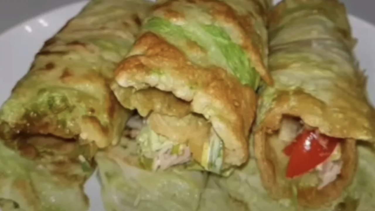 Горячая закуска из пекинской капусты / Фото: tiktok.com