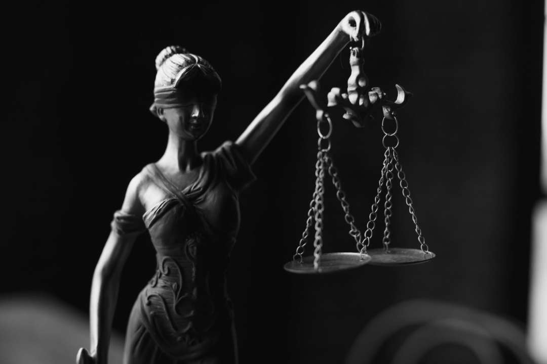 Статуя правосудия