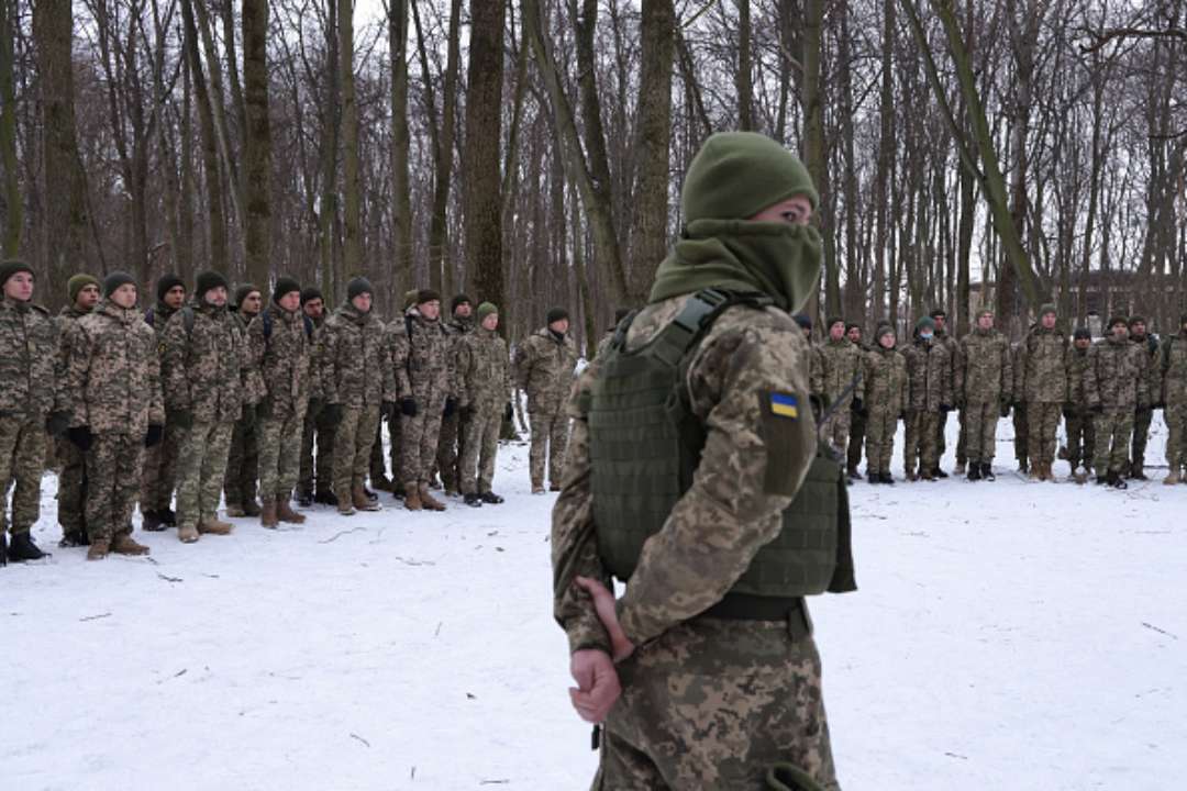 Боєць ЗСУ виконав запальний танець під пісню Вітні Г'юстон. Відео