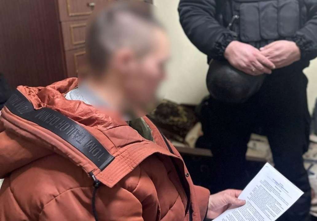 Поліцейські Дніпропетровщини затримали підозрюваного у вбивстві заступника міського голови Нікополя/Фото: Дніпропетровська ОВА Поліцейські Дніпропетровщини затримали підозрюваного у вбивстві заступника міського голови Нікополя/Фото: Дніпропетровська ОВА