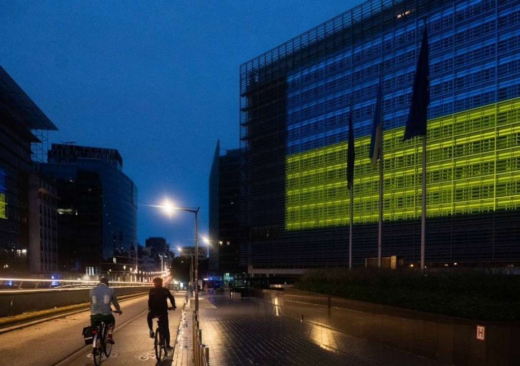 Еврокомиссия подсветила свое здание цветами флага Украины ко Дню Независимости. Фото: Урсула фон дер Ляен день независимости 2024 урсула