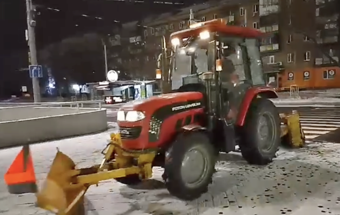 У Києві розчищають дороги від снігу / Фото: Скриншот