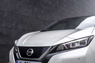 Nissan випустили спеціальну версію електрокара LEAF10 Nissan випустили спеціальну версію електрокара LEAF10
