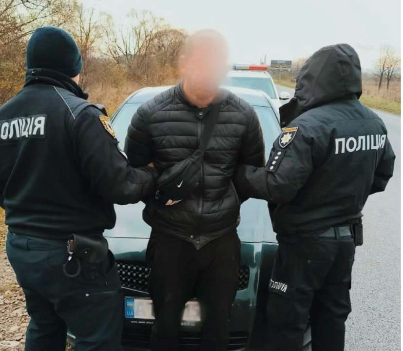 На Прикарпатье мужчина совершил разбойное нападение на АЗС