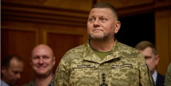 "З Новим роком, пане генерале": Залужний зачарував мережу новорічним селфі з дружиною (фото)/Фото: NV.UA "З Новим роком, пане генерале": Залужний зачарував мережу новорічним селфі з дружиною (фото)