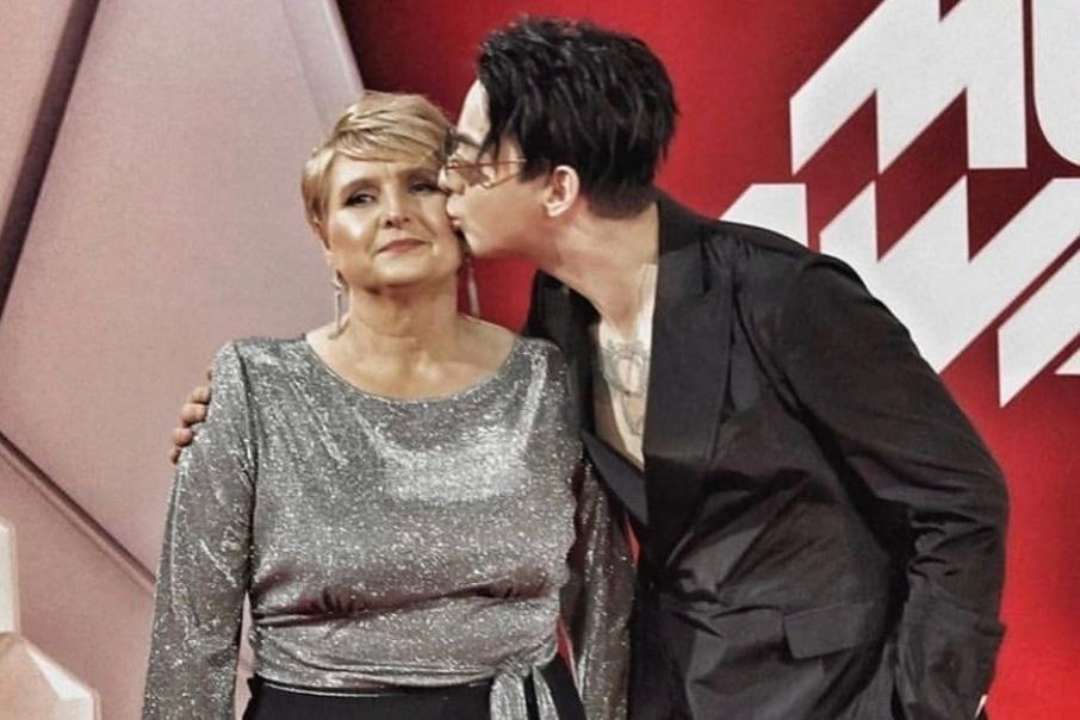 "Дякую тобі за цей світ": MELOVIN чуттєво привітав маму з днем народження та показав рідкісні фото