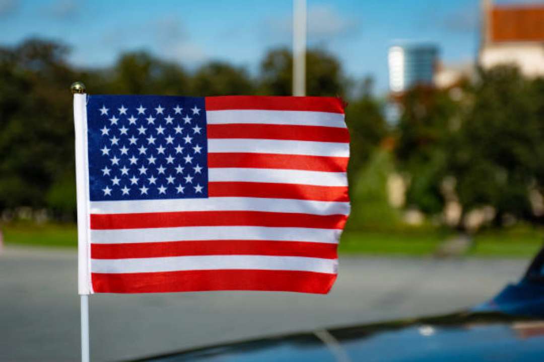 Байден повідомив, що США працюють над скасуванням заборони на удари далекобійною зброєю