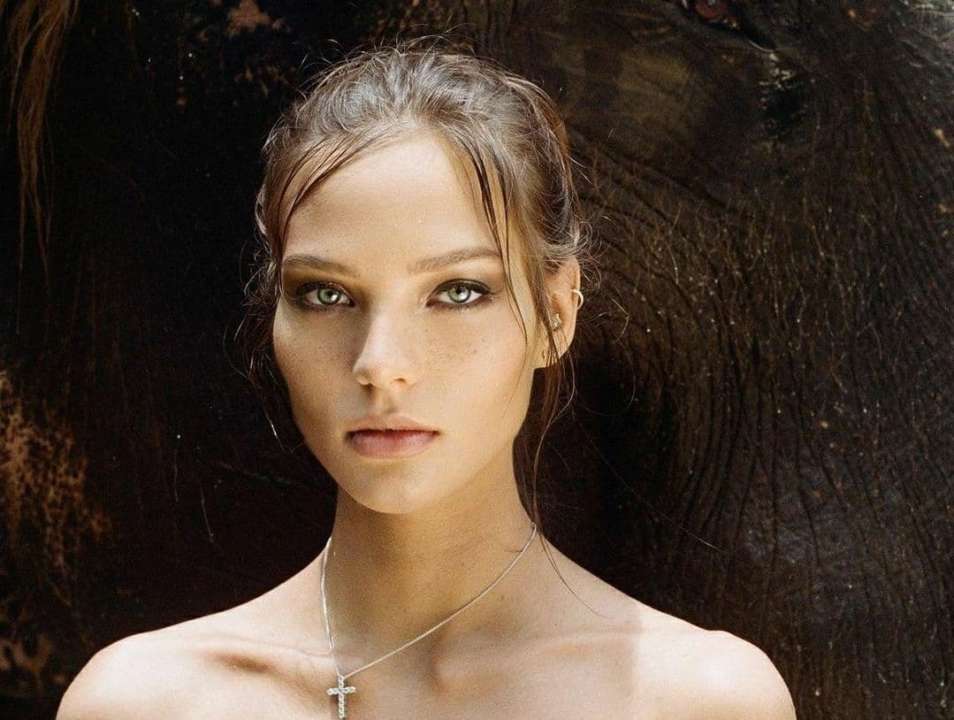 Фото: Instagram/kafelnikova_a Дочь известного теннисиста откровенно позировала обнаженной