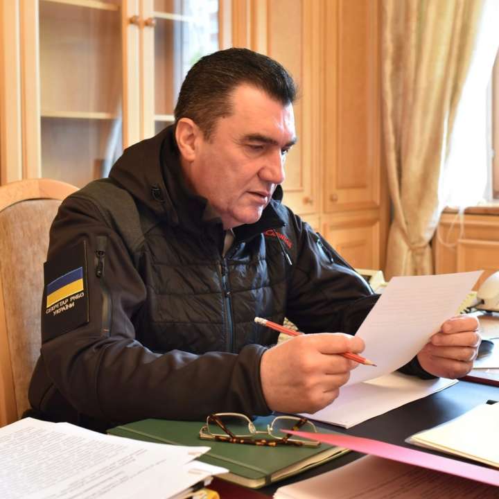 Рассматривается вопрос об издании указа о вакцинации — Данилов