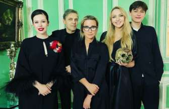Оля Полякова оскандалилась из-за совместного фото с россиянами/Фото: polyakovamusic/instagram "Хороших не бывает": Полякову раскритиковали за совместное фото с известными россиянами