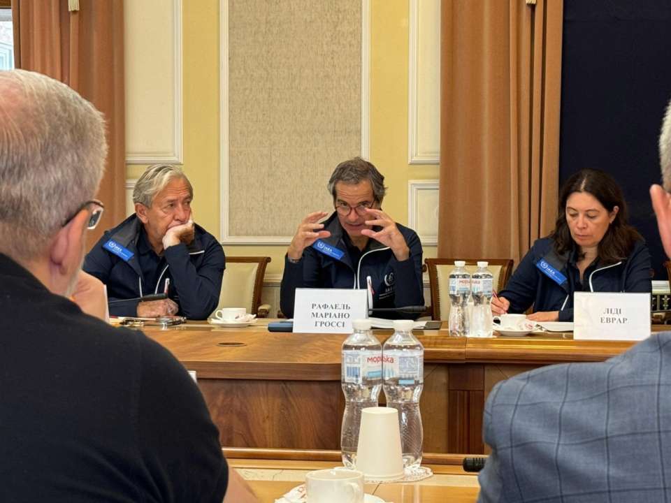 Он встретился с Галущенко, Кориковым, Котиным Он встретился с Галущенко, Кориковым, Котиным