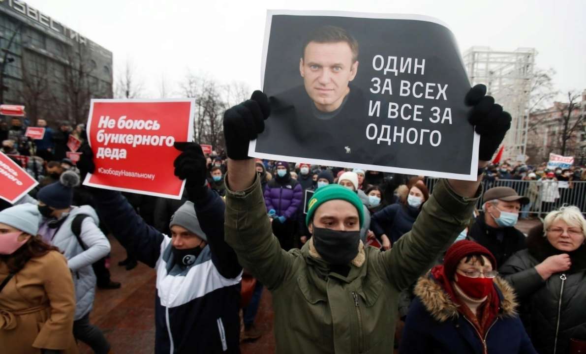 Полиция арестовала более 1000 человек на митингах в России (фото)