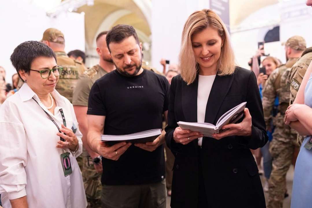 Подружжя Зеленських відвідало найбільшу книжкову подію – "Книжковий арсенал"