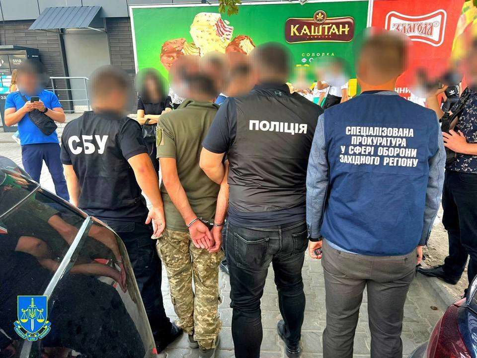 В Хмельницкой области работник военкомата разоблачен на взятке В Хмельницкой области работник военкомата разоблачен на взятке