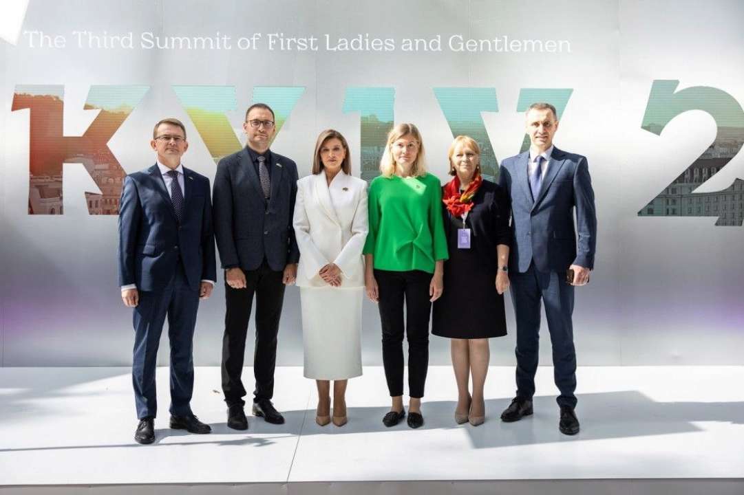 Украина подписала 25 меморандумов о партнерстве/Фото: Офис Президента Украина подписала 25 меморандумов о партнерстве наших медучреждений и других стран