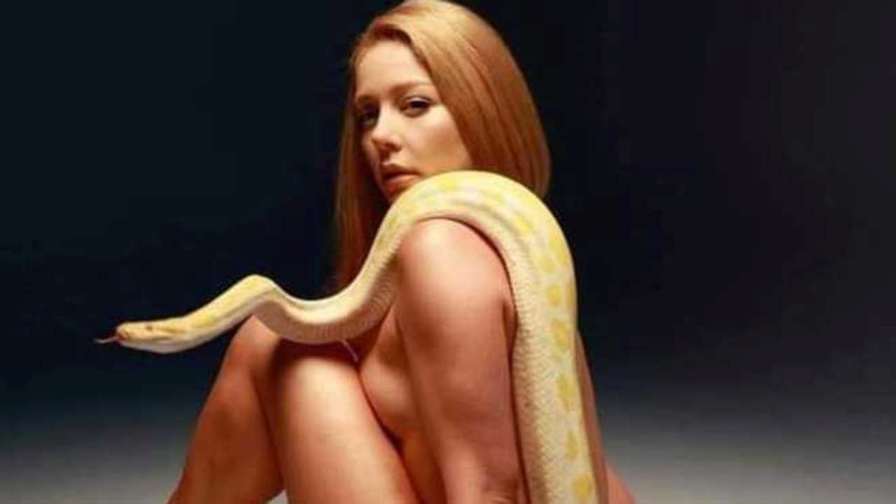 instagram.com/tina_karol Полностью голая Тина Кароль устроила съемку с питоном на теле. Видео