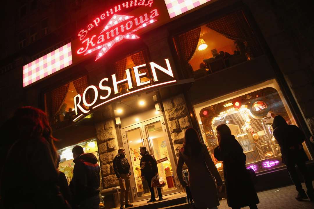 Корпорація "Рошен" замість цукерок відправила контрабанду / Фото: Sean Gallup/Getty Images