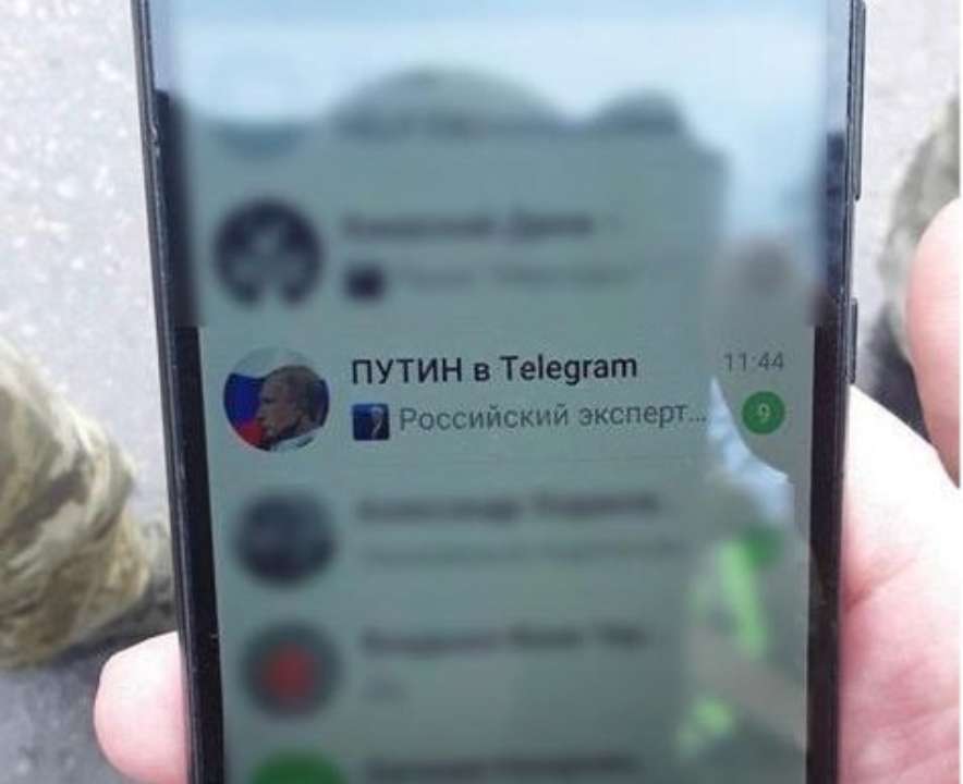 Священник УПЦ МП огорчен, что "его сын, к сожалению, от деда украинцем себя чувствует, россия для него не место… к сожалению"