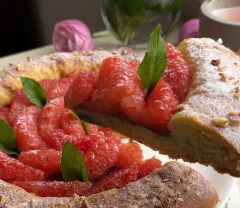 Пирог с грейпфрутом Пирог с грейпфрутом. Видеорецепт
