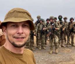Tony Tonite посвятил новый клип Николаеву и всем украинским защитникам/Фото: Инстаграм звезды Tony Tonite посвятил новый клип Николаеву и всем украинским защитникам. Видео