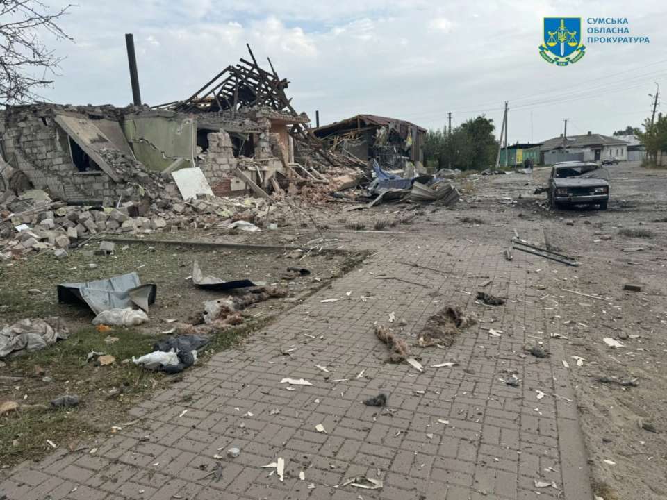 Окупанти завдали ударів КАБами по Ямполю Сумської області, загинули двоє цивільних, поранена дитина