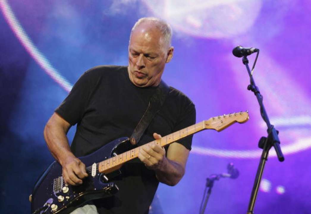 Pink Floyd випустили колекцію мерча для збору коштів на підтримку України: як виглядає одяг