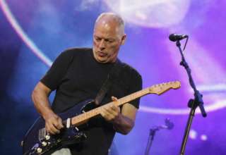 Pink Floyd випустили колекцію особливого мерча/Фото: MJ Kim/Getty Images Pink Floyd випустили колекцію мерча для збору коштів на підтримку України: як виглядає одяг